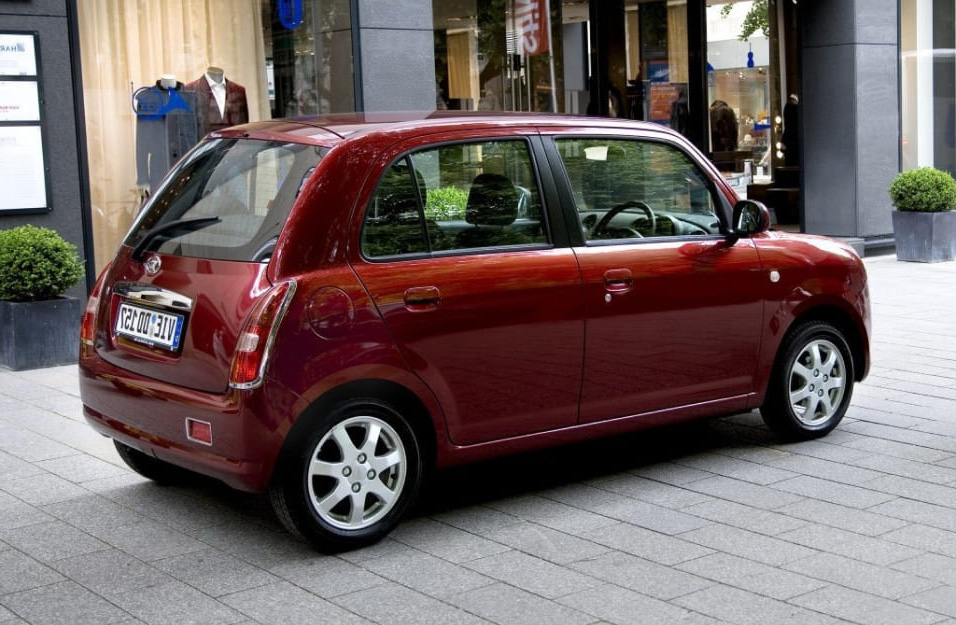 Замена аккумулятора Daihatsu Mira-Gino