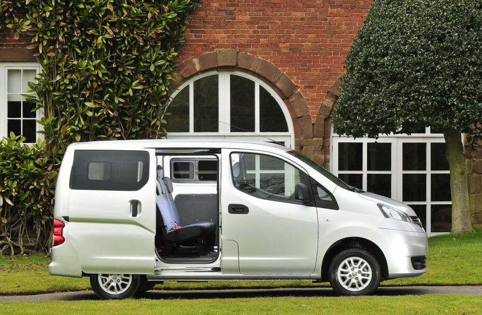 Замена аккумулятора Nissan Nv200