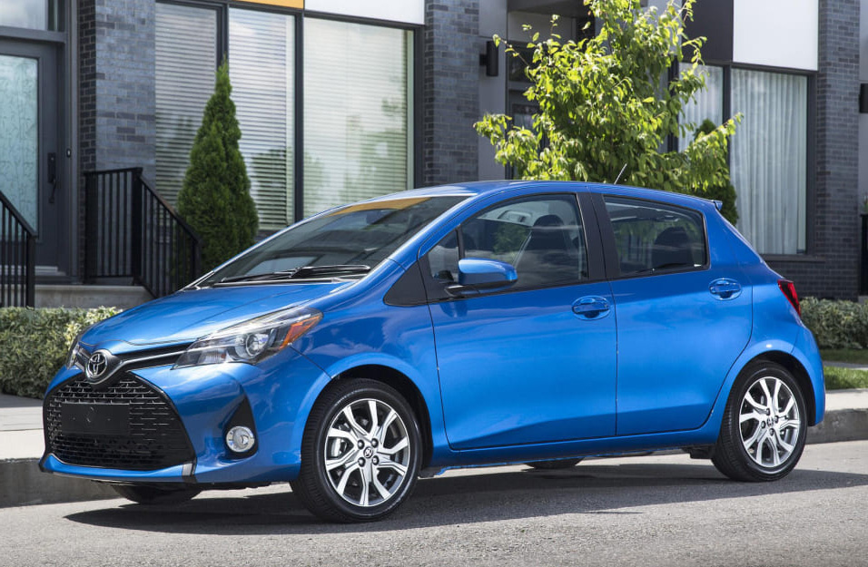 Замена аккумулятора Toyota Yaris
